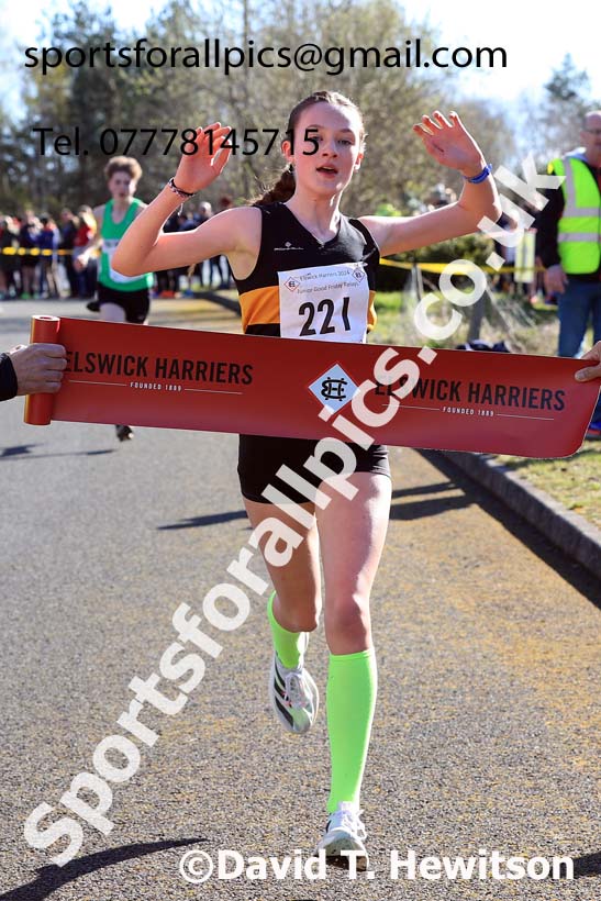 Boys and Girls Under-15s 2024 Elswick Harriers Good Friday Relays, Newburn, Newcastle Upon Tyne  Photo: David T. Hewitson/Sports for All Pics
